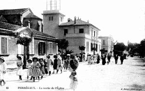 1320- Perregaux -Sortie de l'eglise - Doc.Serrano